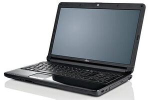 Fujitsu LifeBook AH530 (i3-330M / 320 GB / 1366x768 / 2048 MB / Intel HD / FreeDOS)