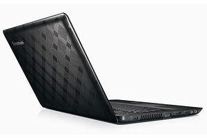 Lenovo IdeaPad U550 (SU7300 / 320 GB / 1366x768 / 3072 MB / Intel GMA 4500MHD / Windows 7 Home Premium)