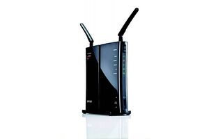 Buffalo AirStation WBMR-HP-G300H NFINITI HighPower Gigabit ADSL2+ modeemi ja reititin