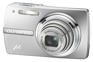 Olympus  820