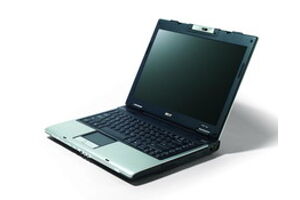 Acer Aspire 3682WXMi (Celeron M 420 / 60 GB / 1280x800 / 512MB / Intel GMA 950)