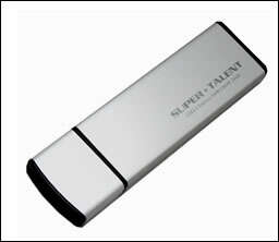 SuperTalentilta USB 3.0 -muistitikku RAM-välimuistilla