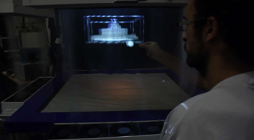 Tutkijat kehittivät usvapöydän, joka toimii kuin tieteiselokuvien hologrammi