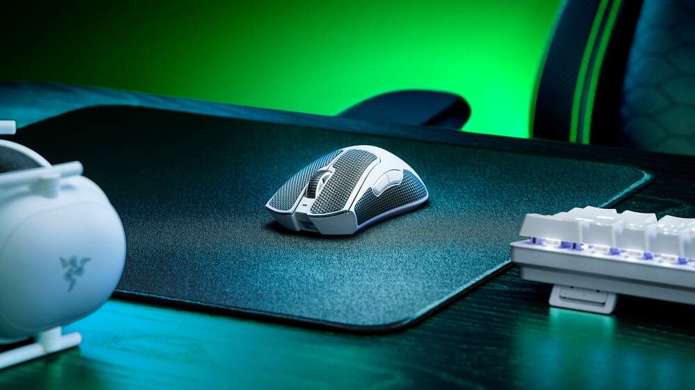 Razer julkaisi 63 gramman DeathAdder V3 Pro -hiiren