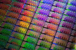 Intel panostaa 3,3 miljardia uusiin 450 mm tuotantolaitoksiin