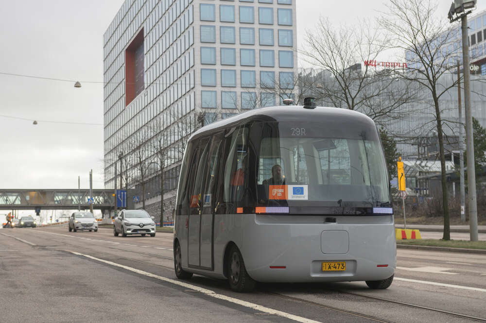 Sensible 4 testaa Helsingissä kolmea itsestään ajavaa autoa liikennöidyillä kaduilla