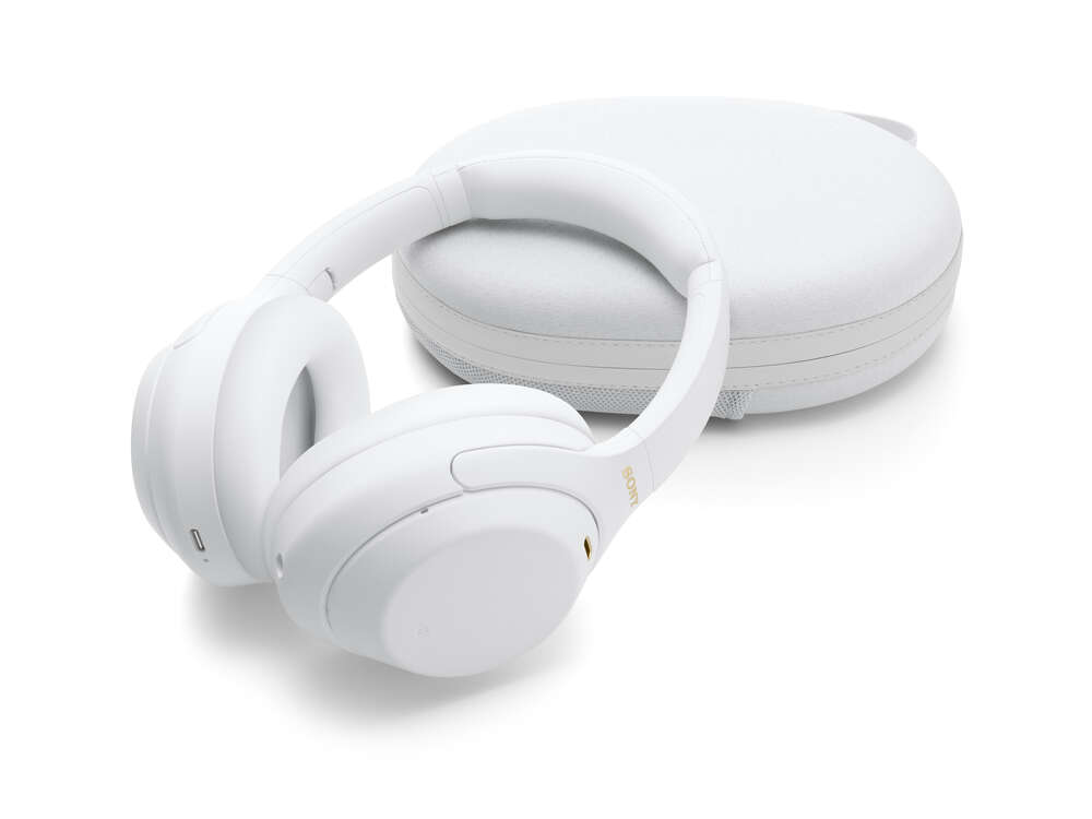 Sony tuo markkinoille rajoitetun erän WH-1000XM4 -kuulokkeita Silent White -värissä