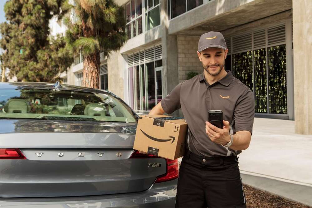 Amazon esitteli uuden palvelun – Tilaa tavaraa nettikaupasta auton takakonttiin