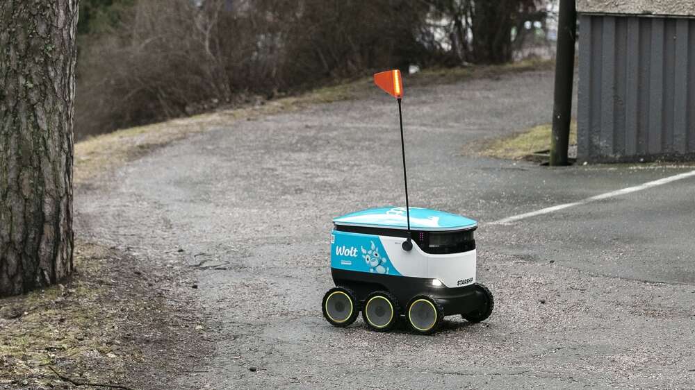 Starshipin ja Woltin autonomiset kuljetusrobotit Jyväskylään – robotit kuljettavat ravintola-annoksia