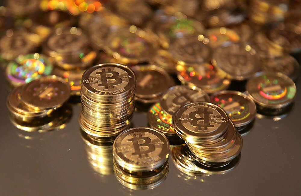 Bitcoin hurmoksellisessa nousussa – Arvo jo yli 10 000 dollaria