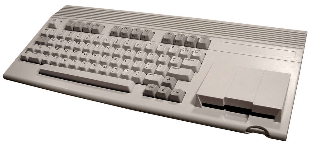 Superharvinaisuus Commodore 65 myynnissä - hinta jo lähes 20 000 euroa!