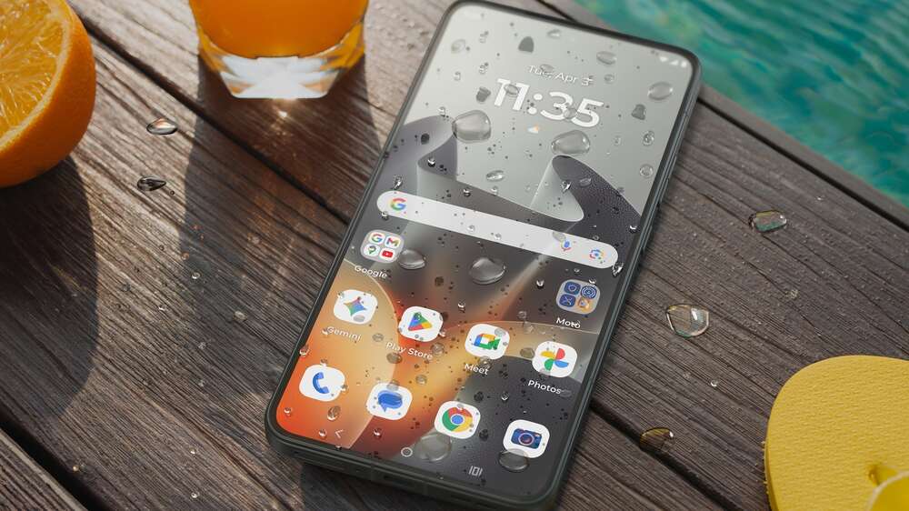 Motorolalta virtaan panostava Edge 70 Max: 7100 mAh:n akku, 90 watin langallinen lataus ja 25 watin langaton lataus