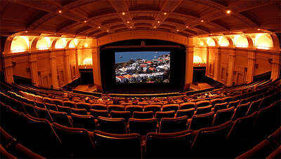 4DX-elokuvat yleistyvät: Hajua, tärinää ja tuulta teatterikansalle