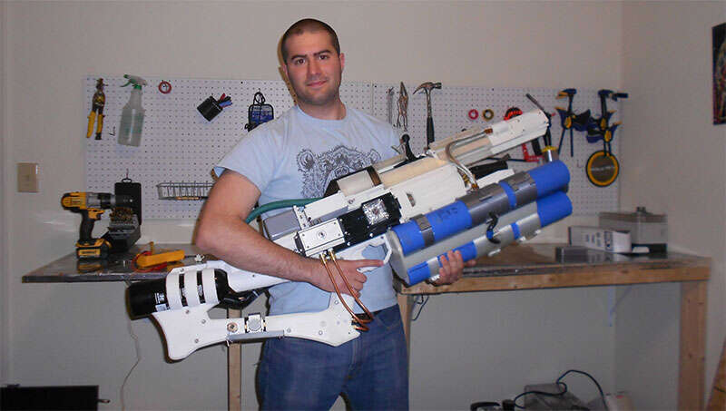 Tee-se-itse-mies rakensi futuristisen aseen 3D-tulostimen avulla