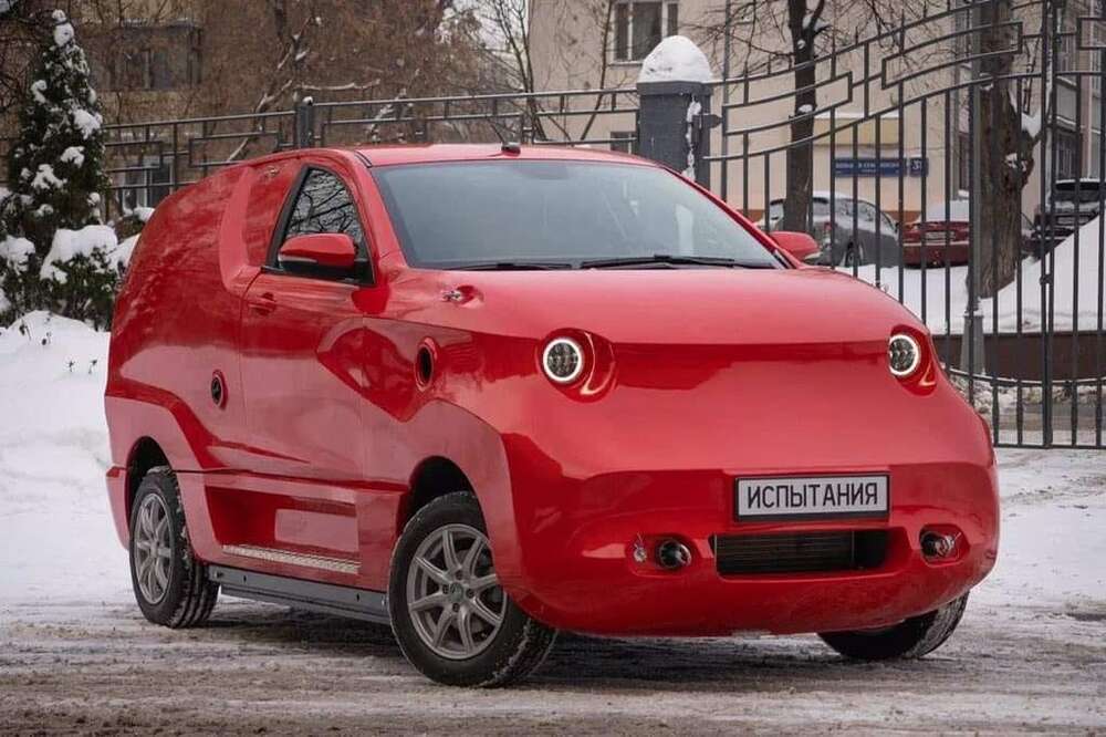 Venäjä julkaisi oman sähköautonsa, ulkonäkö on hämmentävä