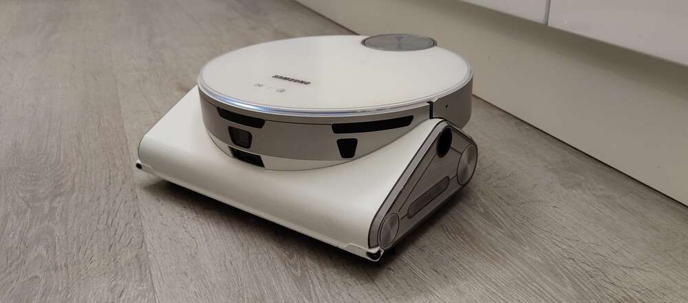 Arvostelu: Samsung Jet Bot 90 AI+ - huippuluokan robotti-imuri, joka osaa väistellä esteet ja tyhjentää oman pölysäiliönsä
