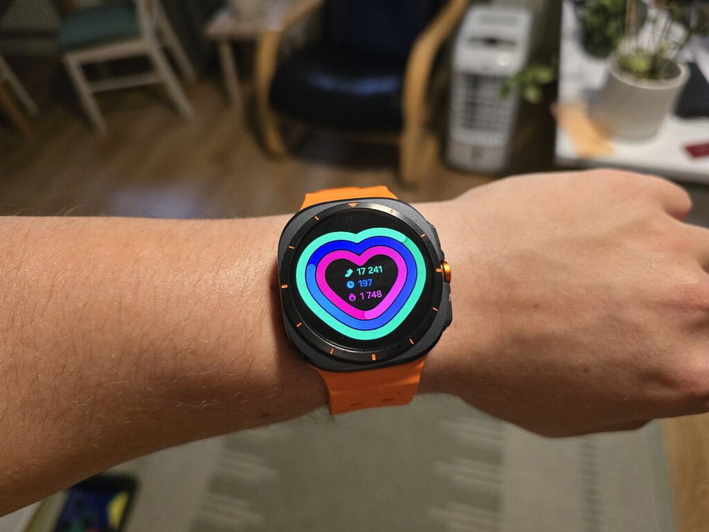 Arvostelussa Samsungin paras lykello Galaxy Watch Ultra - haastaa Garminin ja Applen huippukelloja