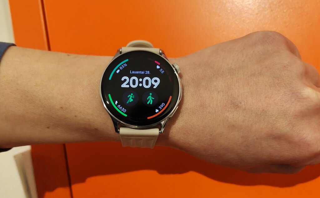 Arvostelussa OnePlussan edullinen �lykello - Eritt�in ohut, hyv� akkukesto, mutta my�s muutamia ongelmia