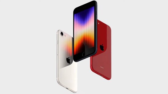 iPhone se 2022 eri väreissä