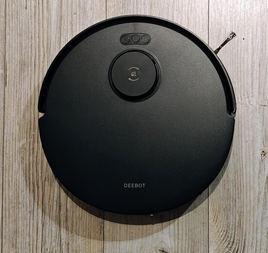 Ecovacs ylhäältä päin kuvattuna