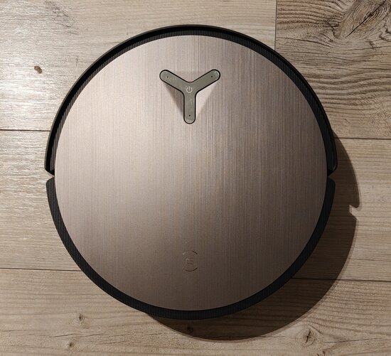 Ecovacs Deebot X11 Omnicyclone päältä kuvattuna
