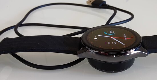 OnePlus Watch in charger