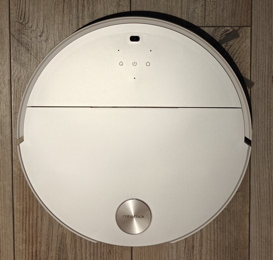 Roborock Saros 10 top view