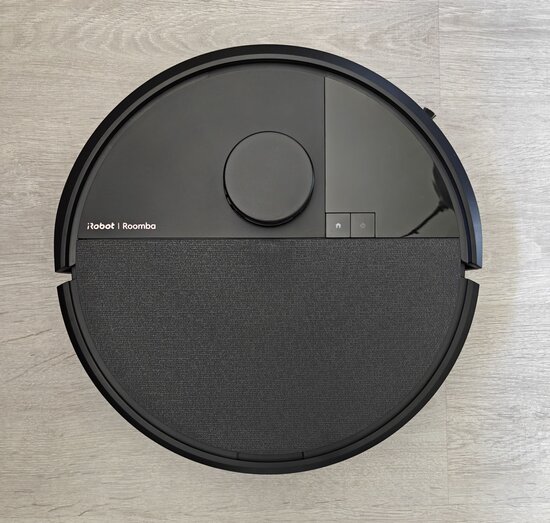 Roomba 505 päältä kuvattuna