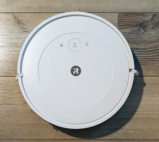 Roomba Combo Essential päältä kuvattuna