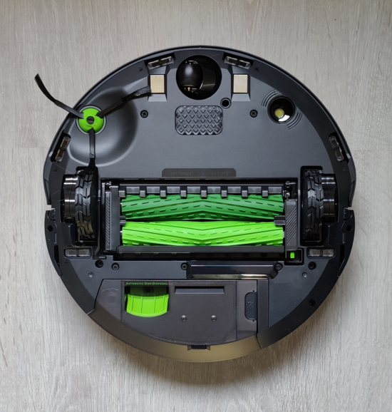 Roomba Combo j7+ pohjasta