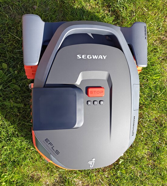 Segway Navimow X3 päältä kuvattuna