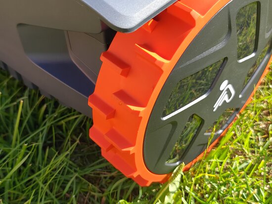 Segway Navimow X3:n takarengas