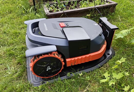 Segway Navimow X3 telakassa