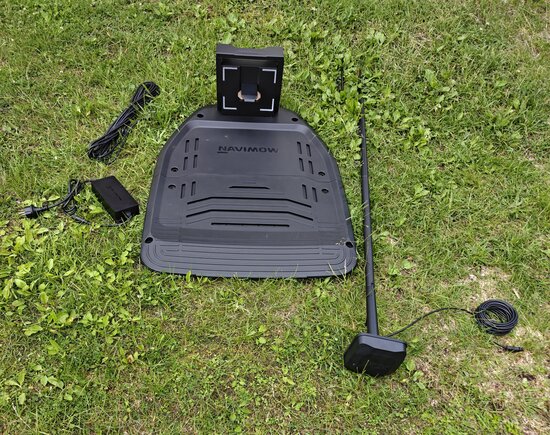 Segway Navimow X3:n telakan ja satelliittivastaanotttimen asennustarvikkeet