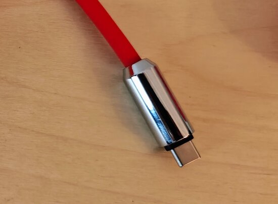 USB cable ends are protected nicely