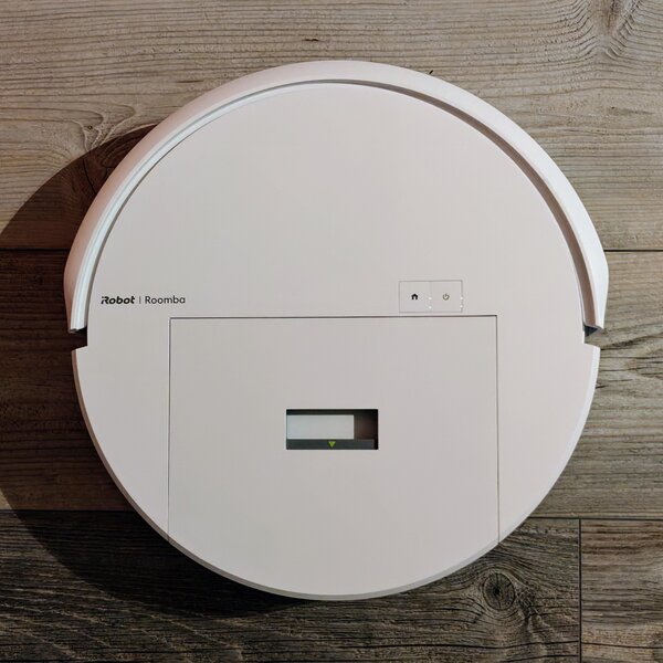 Roomba 205 DustCompactor Combo päältä kuvattuna