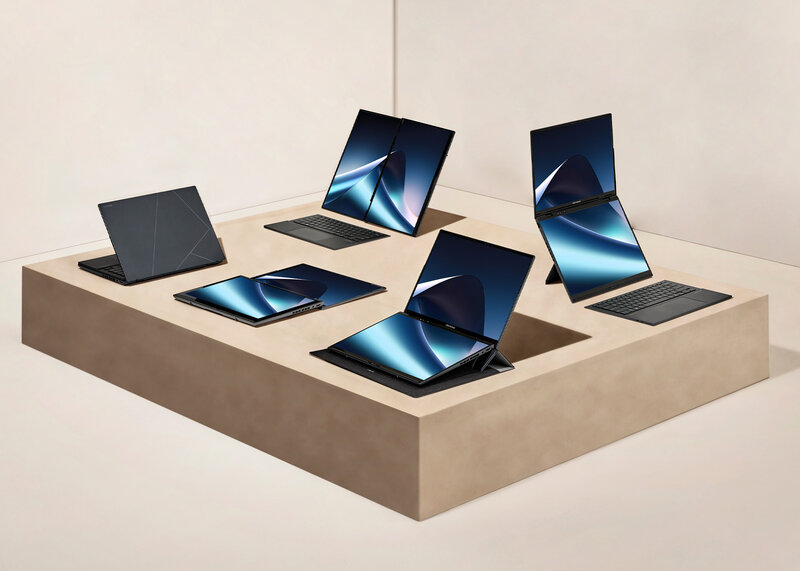 Kahden näytön Zenbook Duo kannettavia tietokoneita eri asennoissa pöydällä
