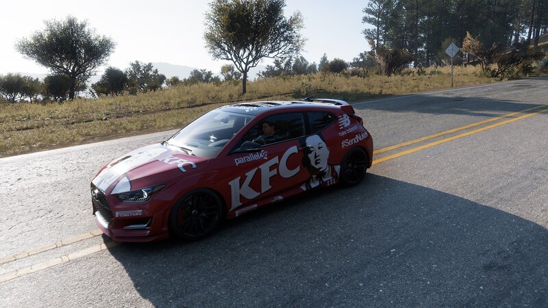 Forza Horizon 5 -pelin auto KFC:n ja Kim Jong-unin kuvalla