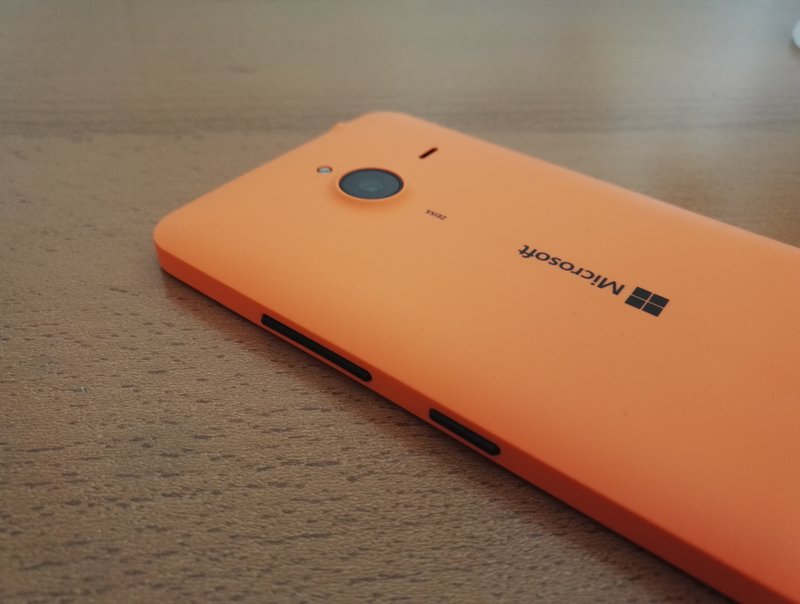 Microsoft Lumia 640 XL - muotoilu
