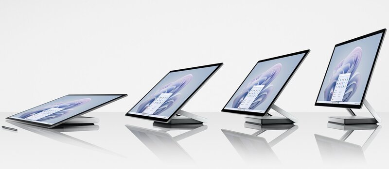 neljä Surface Studio 2 plus konetta vierekkäin eri asennoissa