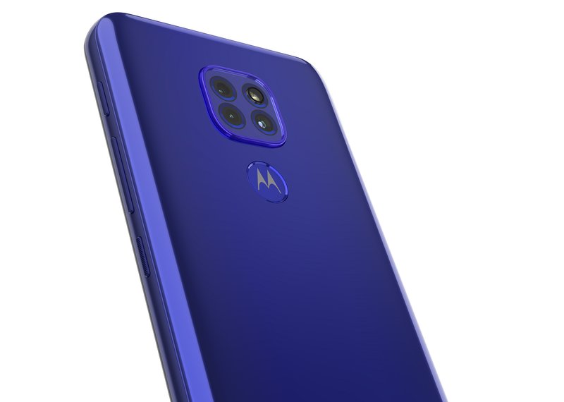 Moto G9 Playn kamerat puhelimen sinisessä värissä