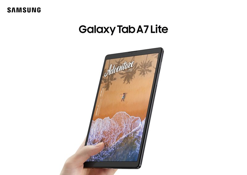 Galaxy Tab A7 Lite näyttö päällä kädessä