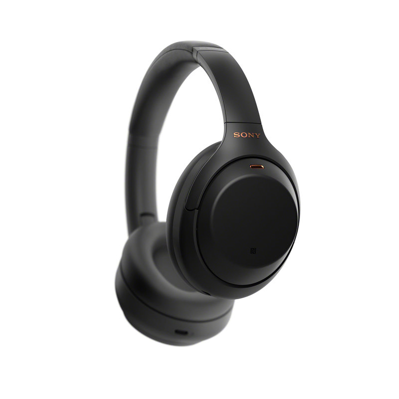 mustat Sony WH-1000XM4 kuulokkeet