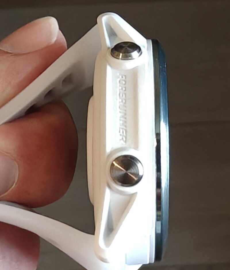 Garmin Forerunner 570, kahden napin kylki
