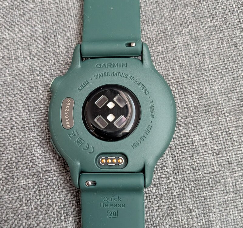 Garmin Vivoactive 6:n pohja