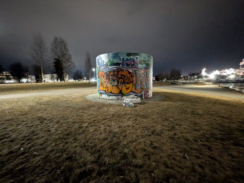 Y�tila p��ll�, ultralaajakulmakamera