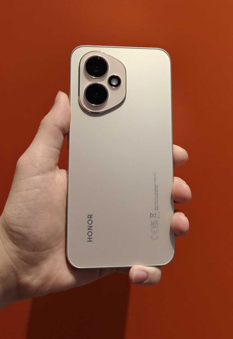 Honor 400 kädessä