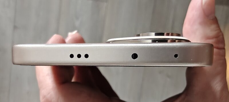 Honor 400:n yläreuna