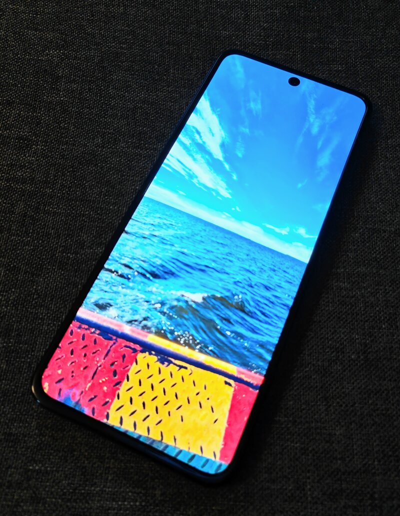 Motorola Razr 70 Ultra, kuva päänäytöllä
