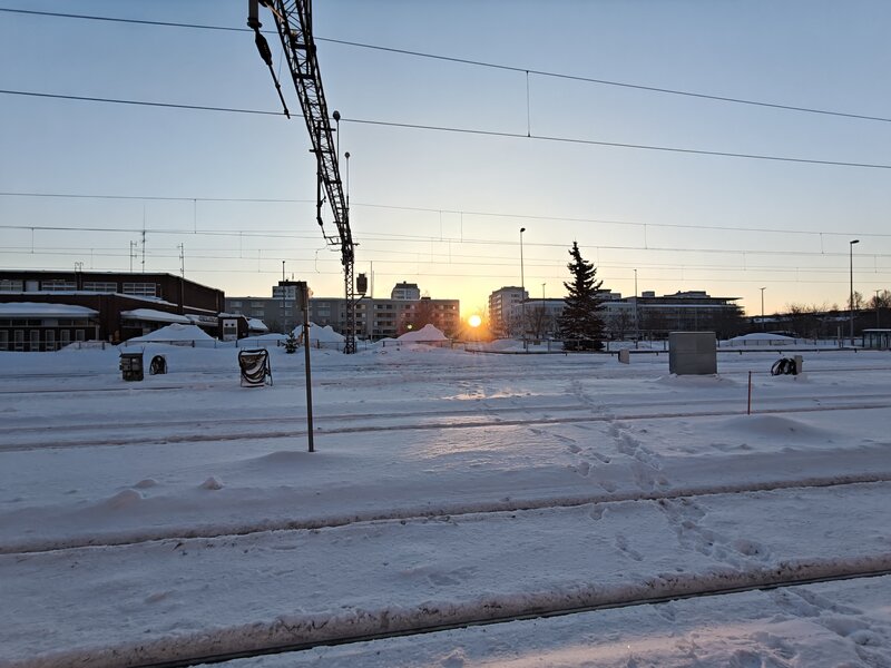 Talvinen aurinko, kuvattuna OnePlus 12R:n ultralaajakulmakameralla